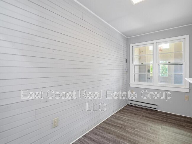 Building Photo - 323 N Potomac St