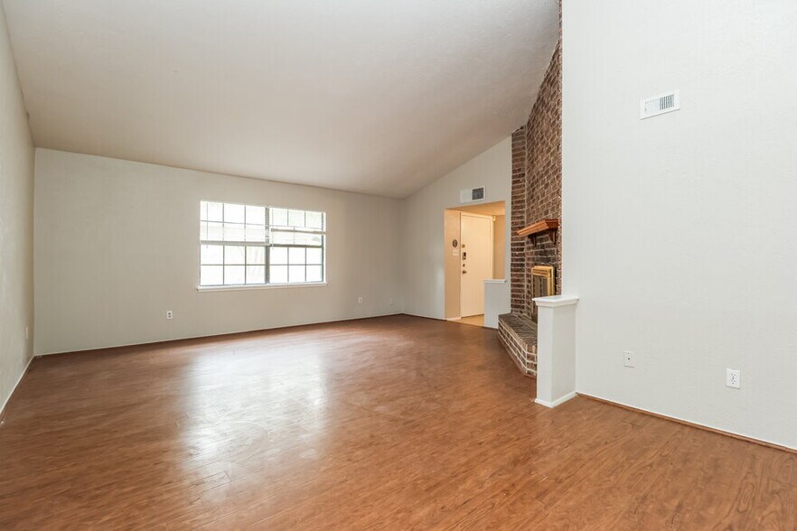 Building Photo - 22730 Hawkwood Dr