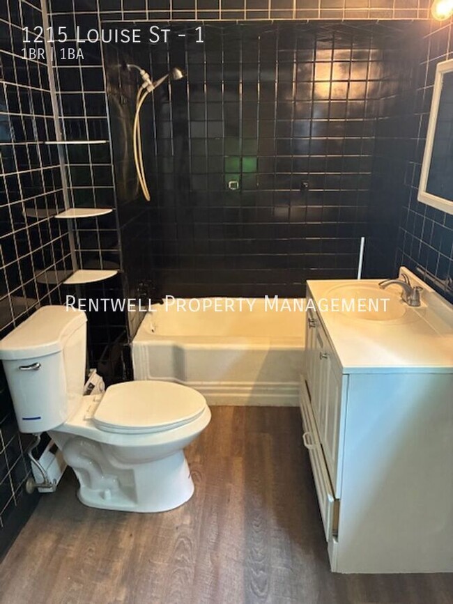 Building Photo - 1215 Louise St