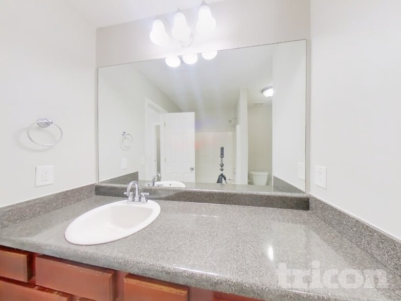 Building Photo - 225 Lossie Ln