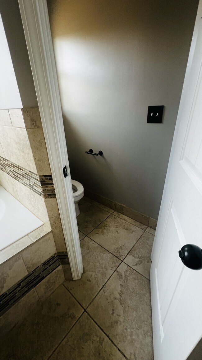 Building Photo - 116 Clearview Ct