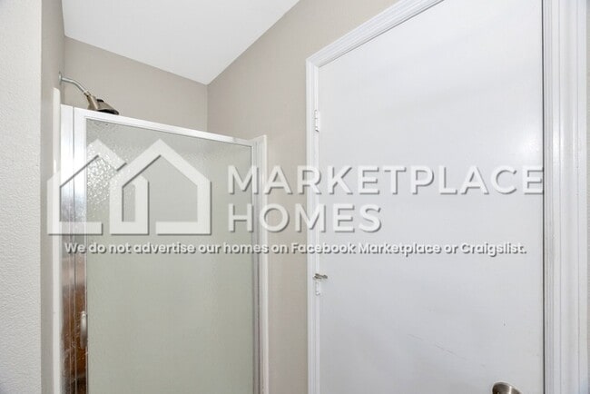 Building Photo - 344 Mertle Dr