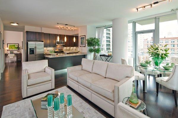 Building Photo - 450 W Huron St