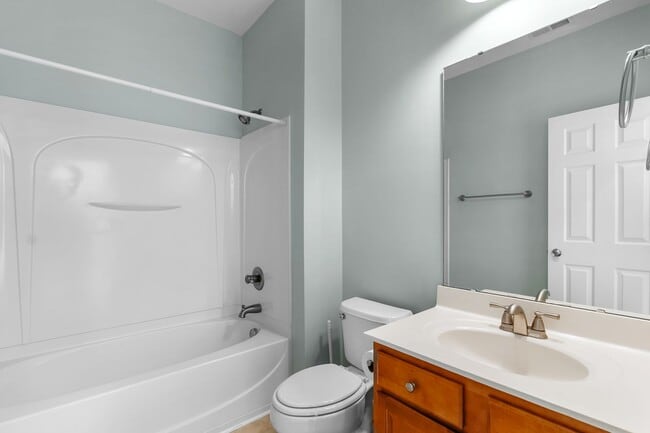 Building Photo - Immaculate 5-bedroom Paradise!