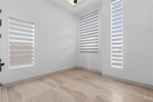 Building Photo - 1201 Dolores Del Rio Ave