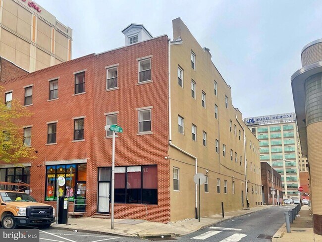 Building Photo - 224 N 13th St