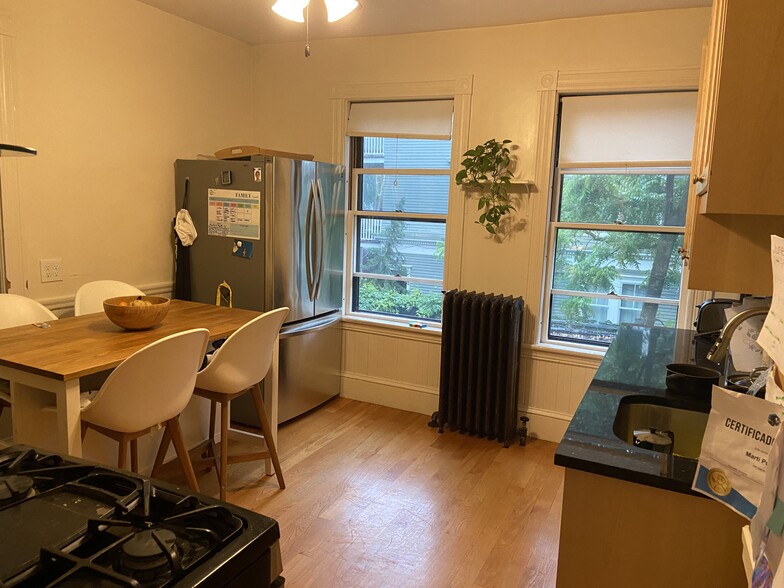 Kitchen - 74 Highland Ave