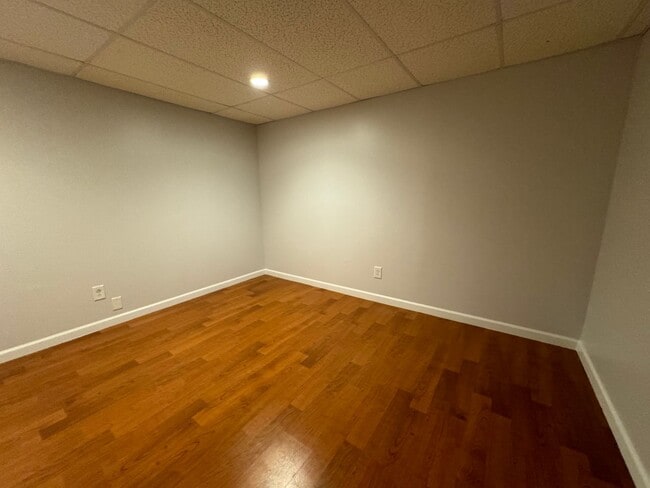 Building Photo - THREE BEDROOM  w Finished Basement- PARKLA...