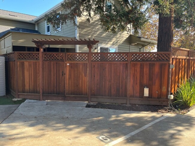 Building Photo - Beautiful 4 Bedroom, 2 Bath Home in Downtown San Jose