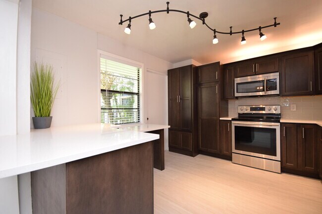 Building Photo - 501 SW 11th Pl