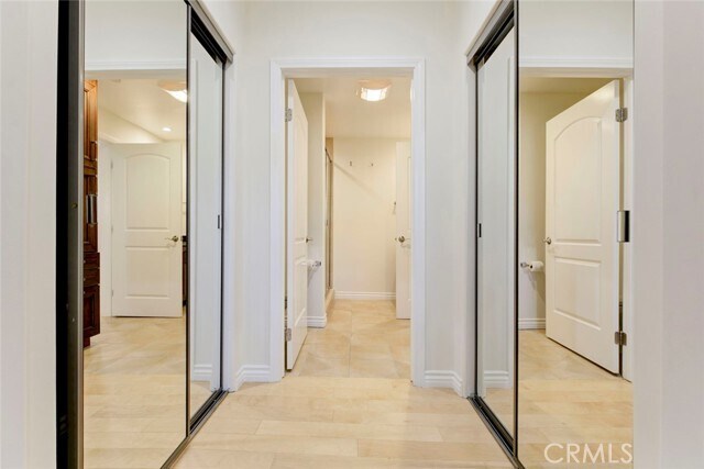 Building Photo - 556 E Palm Ave