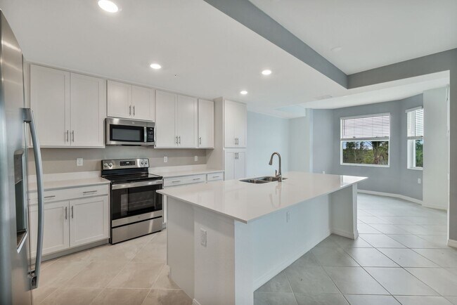 Building Photo - 14081 Heritage Landing Blvd