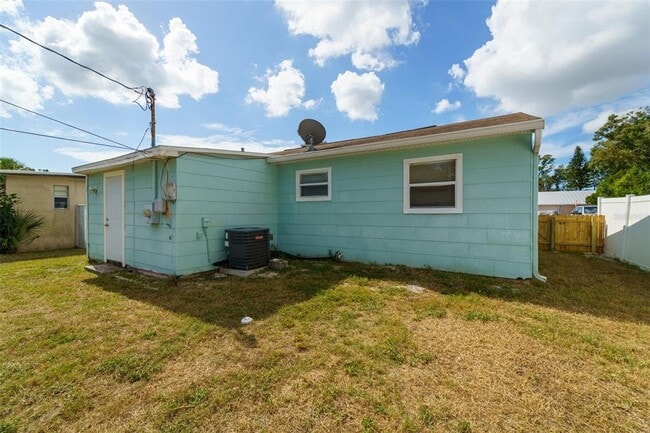 Building Photo - 3637 39th St N