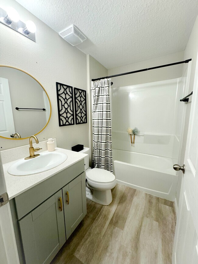 Building Photo - 5670 Arlington River Dr