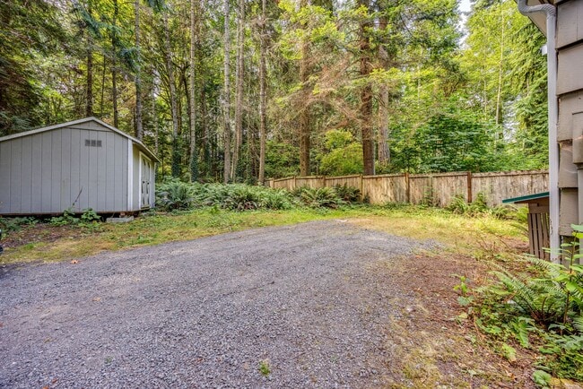 Building Photo - Charming 1-Bedroom Cottage Near Hood Canal...