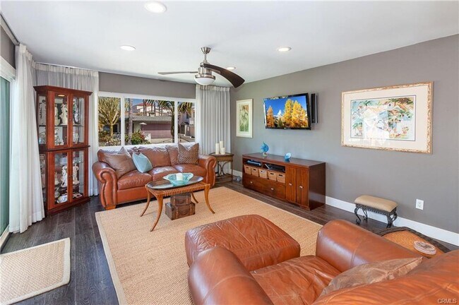 Building Photo - 137 Avenida Mateo