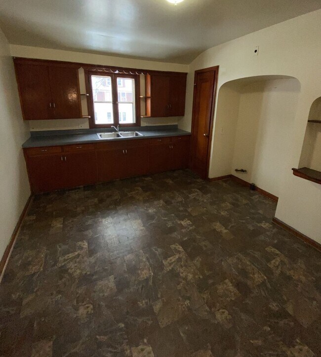 Building Photo - 2902 N 57th St