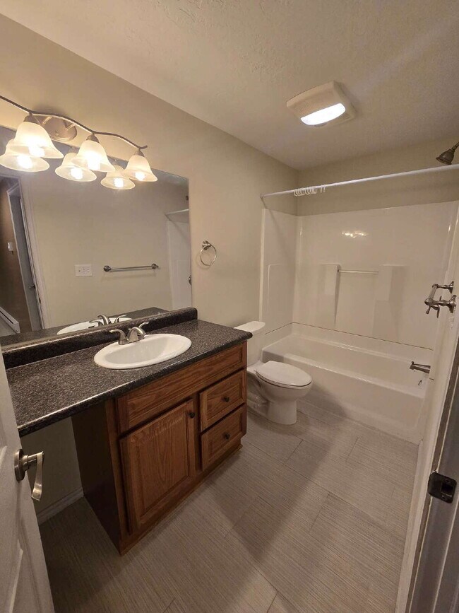 Building Photo - "Single Family Home with Incredible View!"