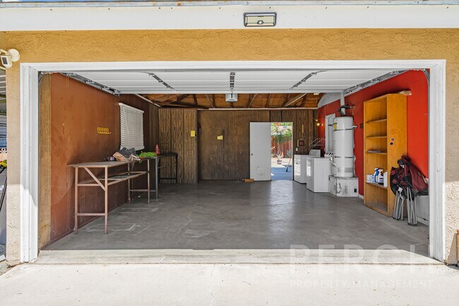 Building Photo - 41344 Mayberry Ave