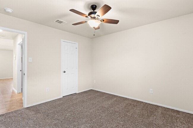 Building Photo - 9506 Kensley Rose Dr