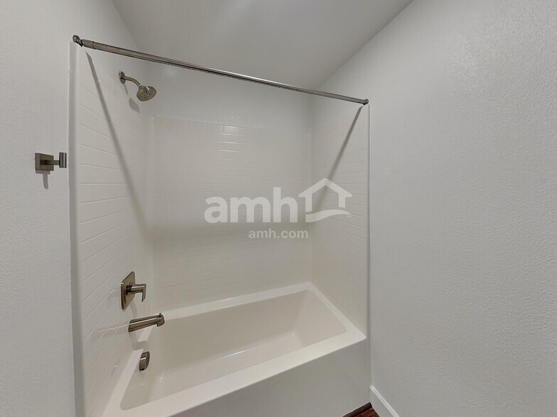 Building Photo - 10132 W Oleta Ave