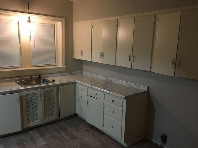 Building Photo - 1143 A&amp;B N Broad St.