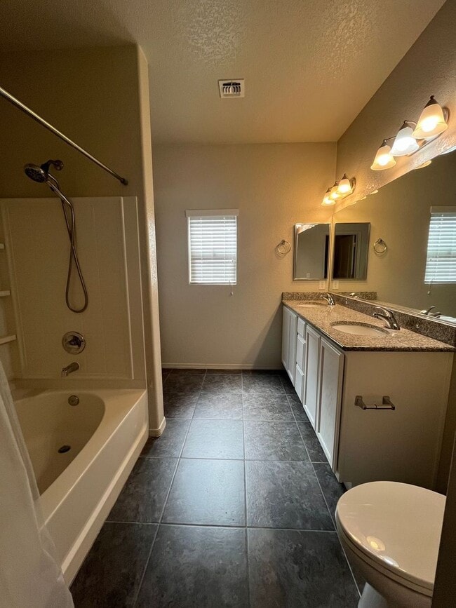 Building Photo - Super cute and clean home in Holiday
