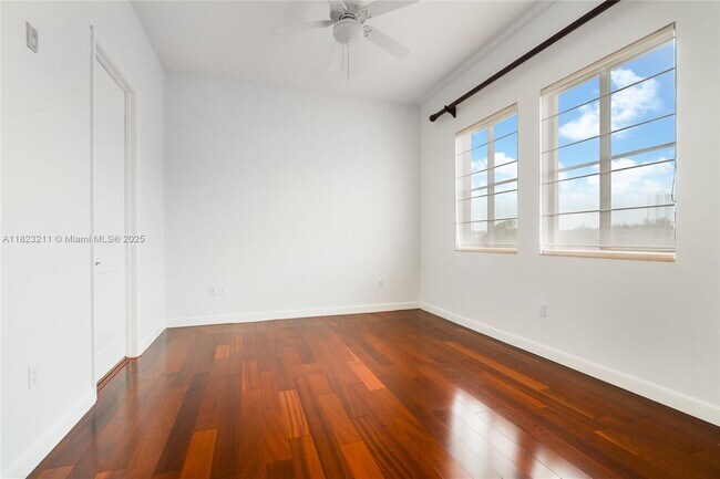 Building Photo - 3055 NW 126th Ave