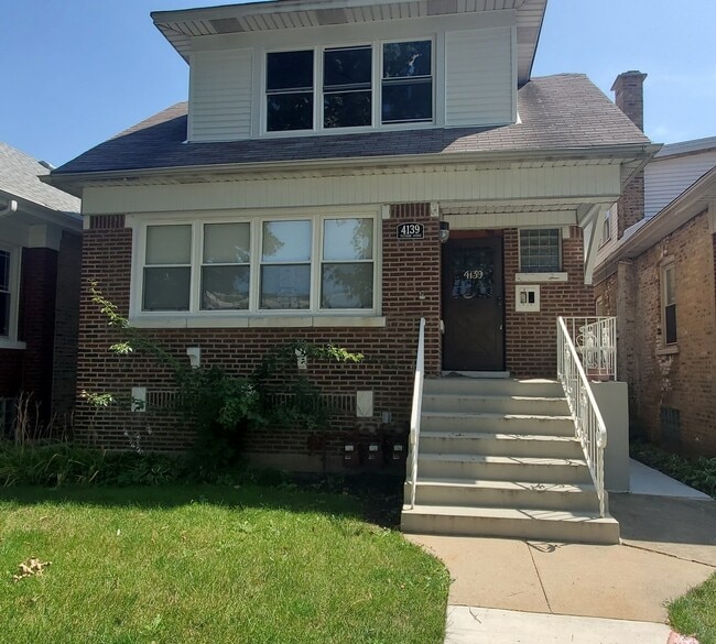 Primary Photo - 4139 W Fletcher St