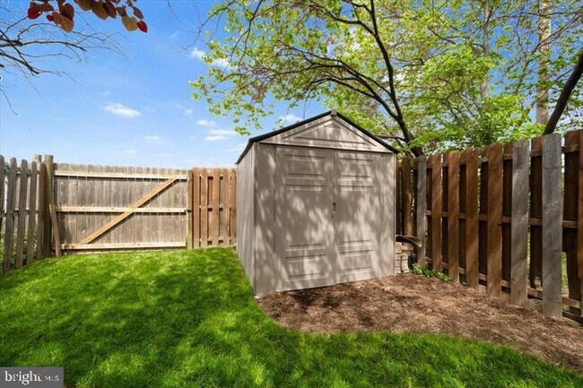 Building Photo - 228 Carroll Dr
