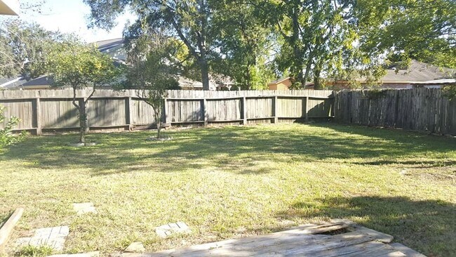 Building Photo - 10423 Tenneco Dr