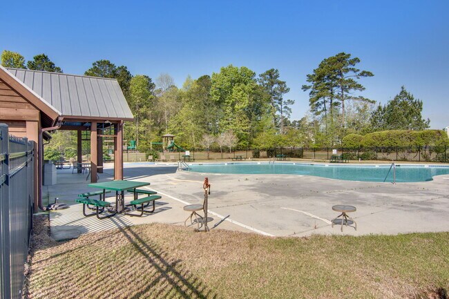 Building Photo - 200 Woodward Rd