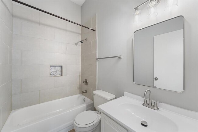 Building Photo - 6 Fiddlers Cove Pl