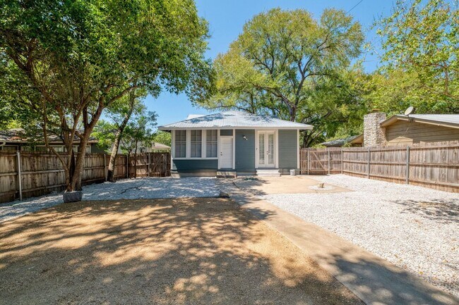 Building Photo - Top of the line remodeled 5 BED in the har...