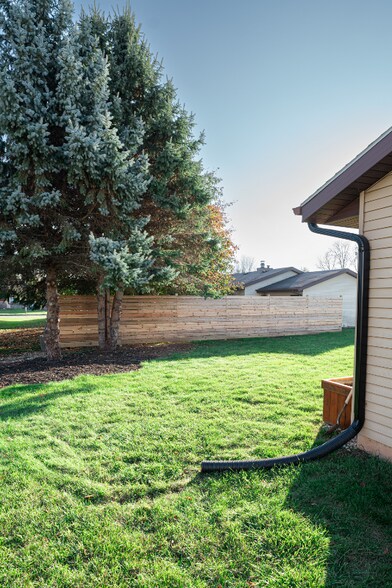 Building Photo - 1138 W Cecil St