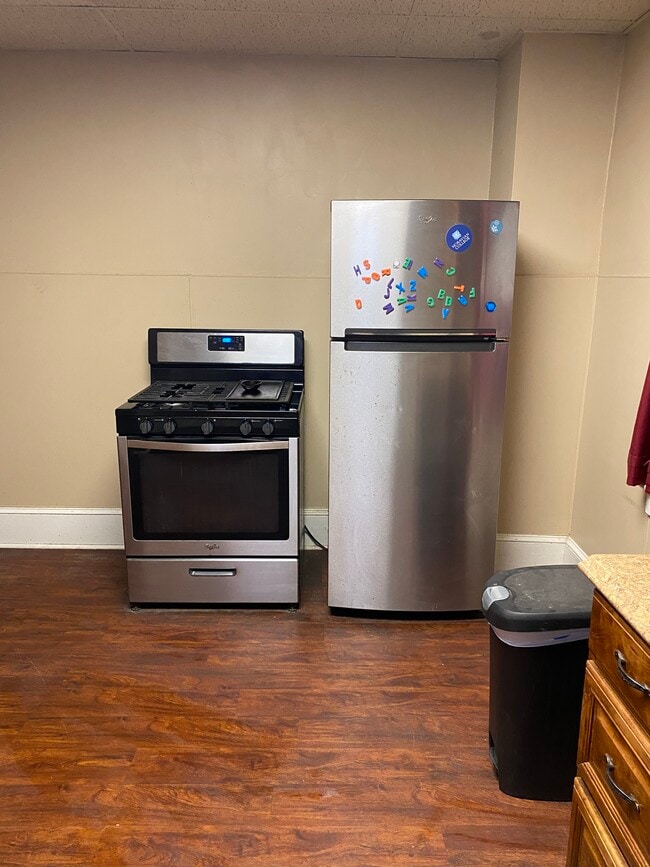 Building Photo - 1211 Wood St