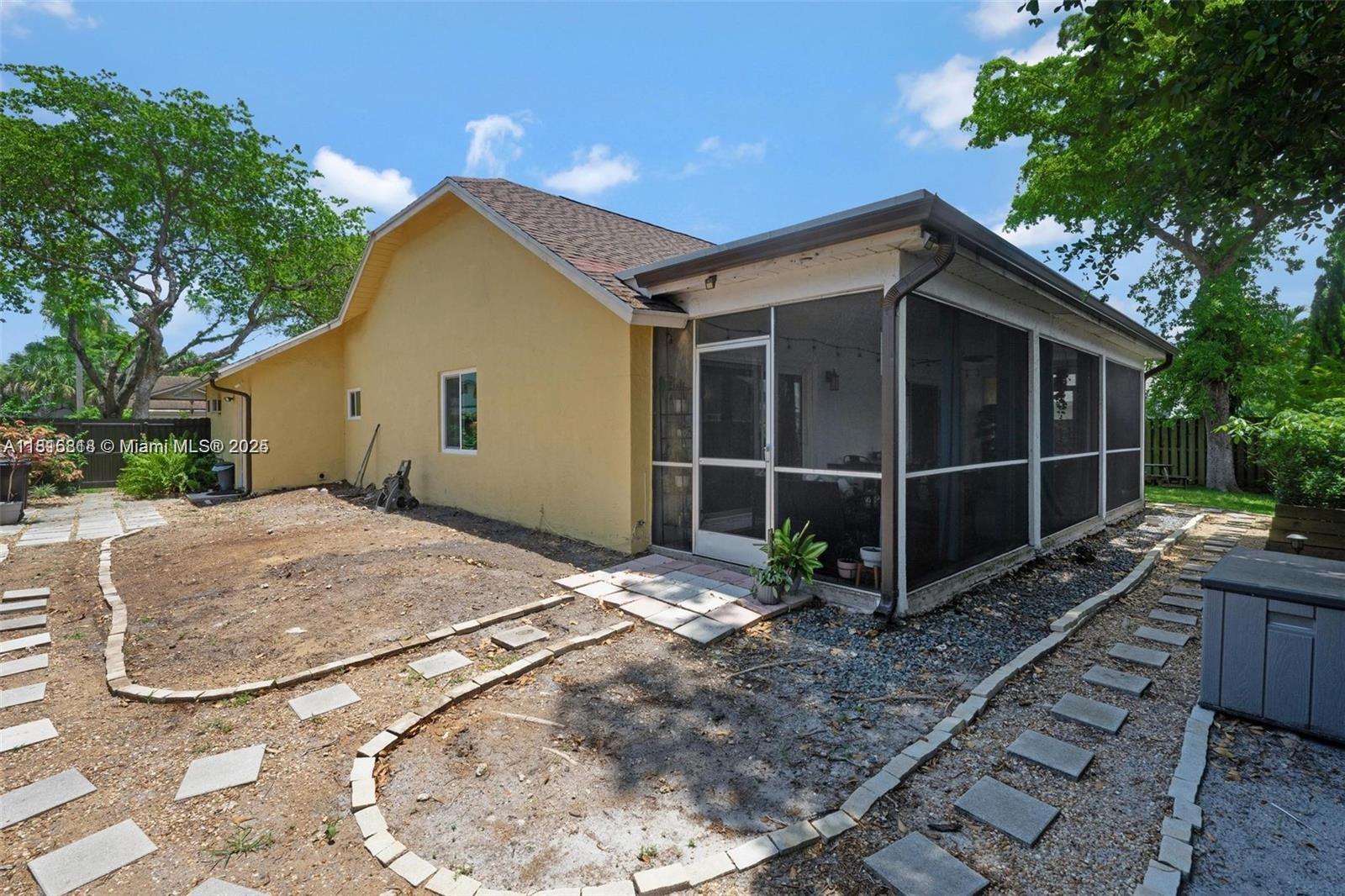Building Photo - 301 NW 78th Ave
