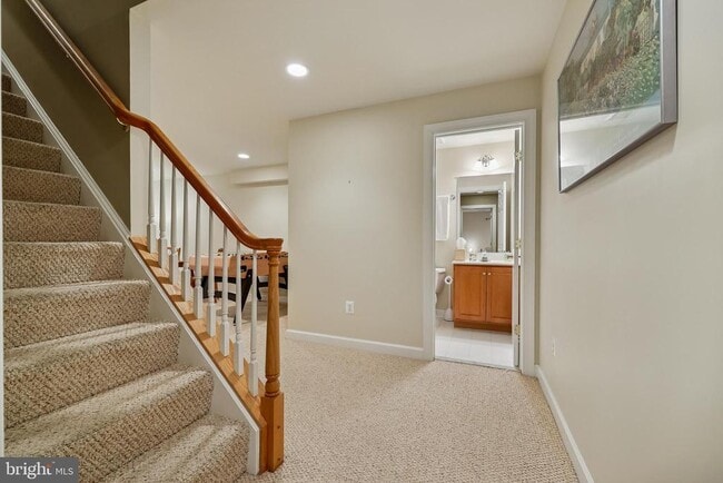 Building Photo - 8807 Ridge Rd