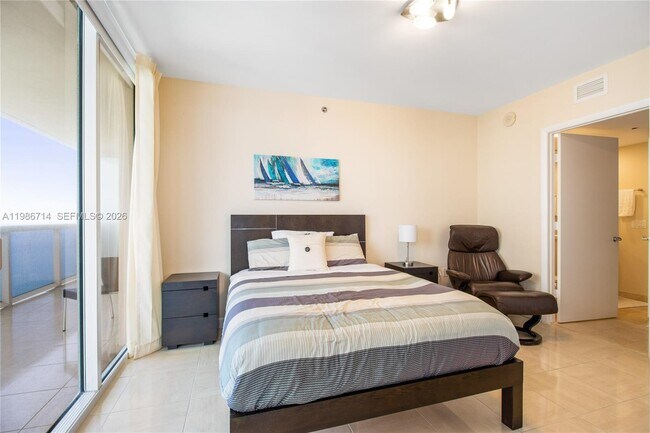 Building Photo - 1830 S Ocean Dr