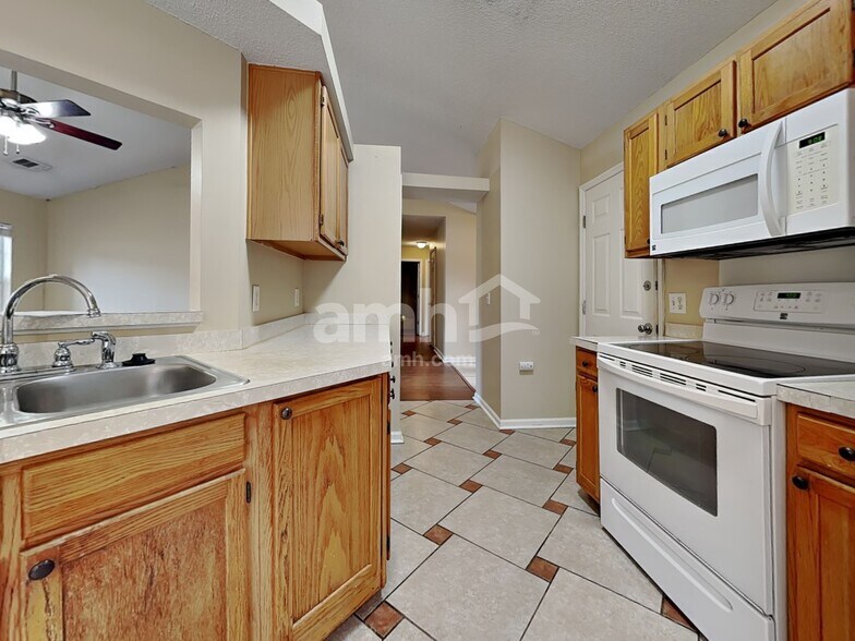 Building Photo - 3 Mallorys Ct