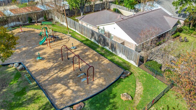 Building Photo - 847 Carlingford Ln