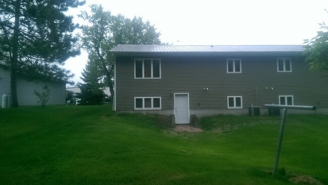 Building Photo - 1305 Mink Rd