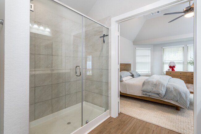 Building Photo - 17568 Rosewood Manor Ln