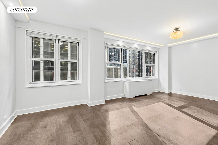 Building Photo - 77 W 55th St