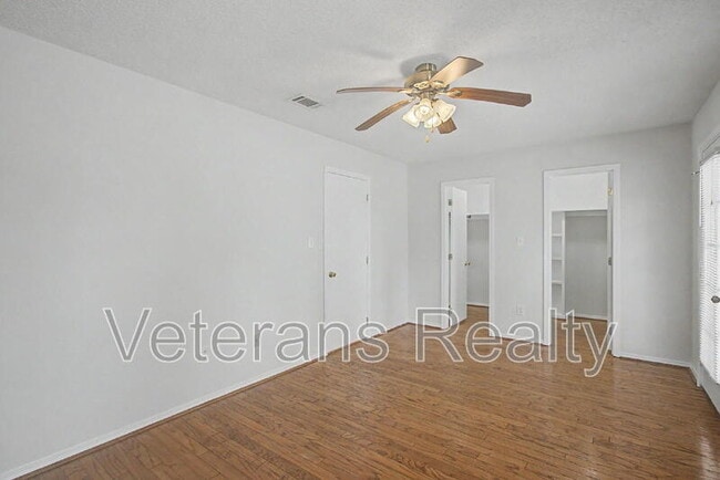 Building Photo - 2386 Merlin Cove