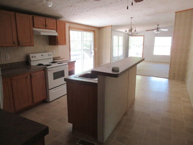 Building Photo - 406 Crystal Dr