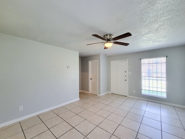 Building Photo - 12330 Ormandy St