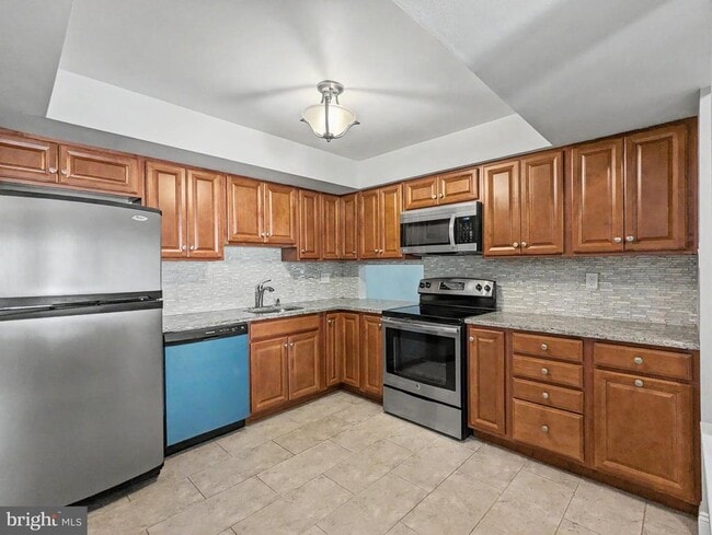 Building Photo - 140 Westbury Ct