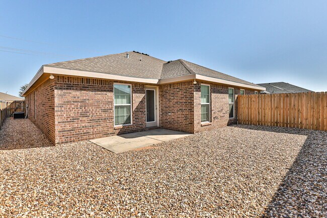 Building Photo - Great townhome!