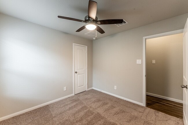 Building Photo - 207 Black Bear Dr